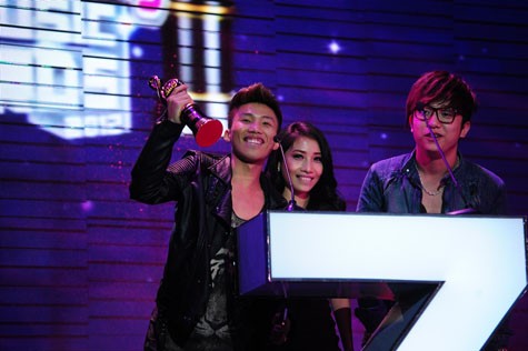 Thu Cuối thắng lớn tại ZMA 2012 với ba giải thưởng